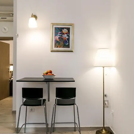 Palomia B Apartamento *